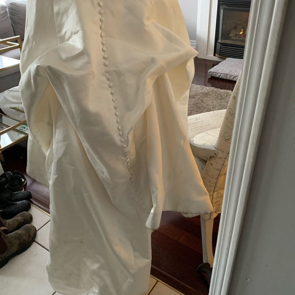 Signature by Justin Alexander Wedding Dress - Picture 5 of 7